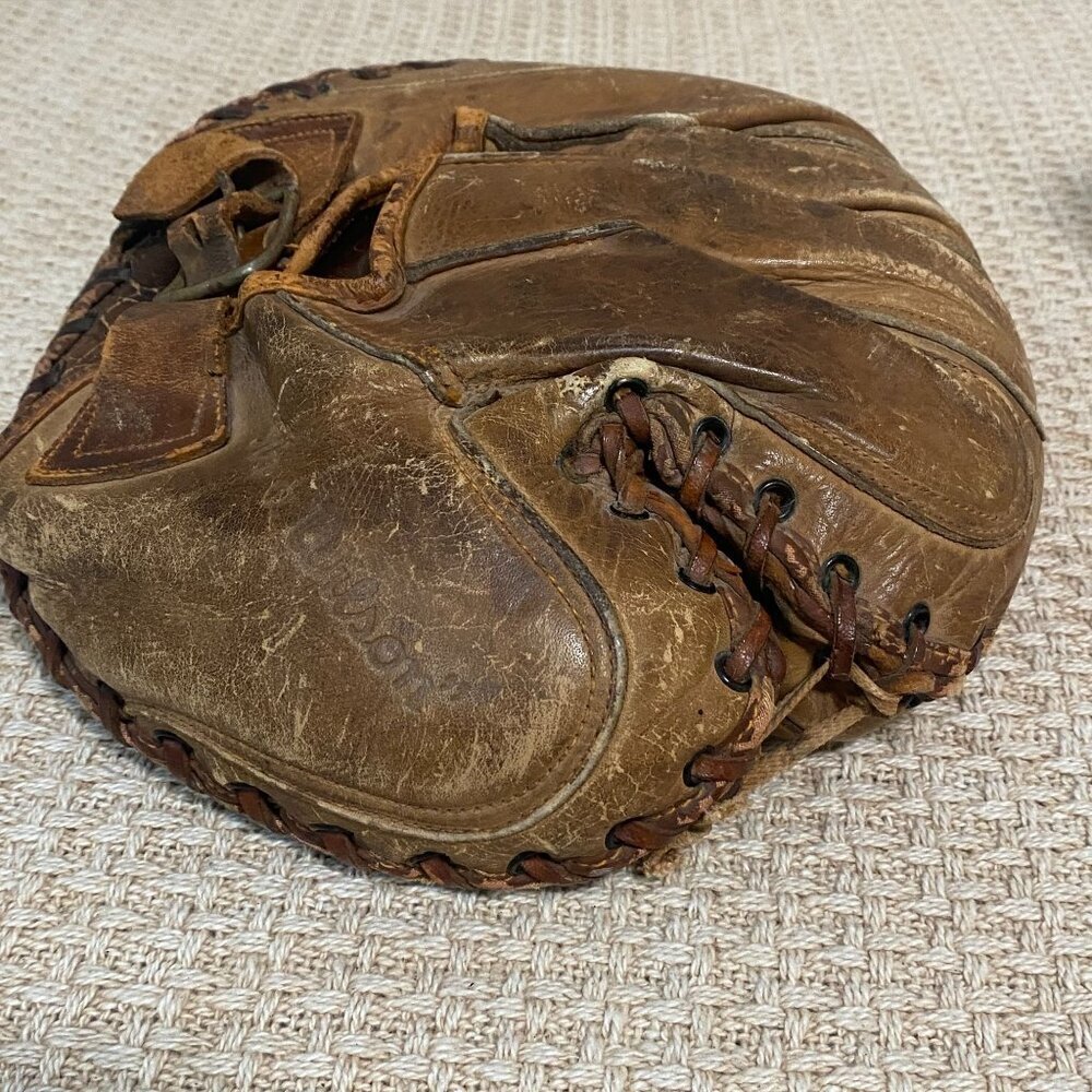 Antique Wilson Leather Catcher’s Mitt Buckle Back Glove Vintage Rare
